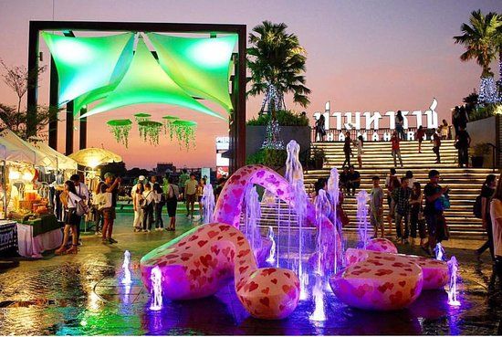 Centre commercial Tha Maharaj